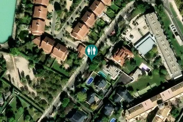 Satellite view of Calle de Fanlo 25 Toilet