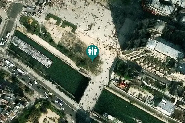 Satellite view of Notre-Dame Forecourt - John Paul II Square 7 Toilet