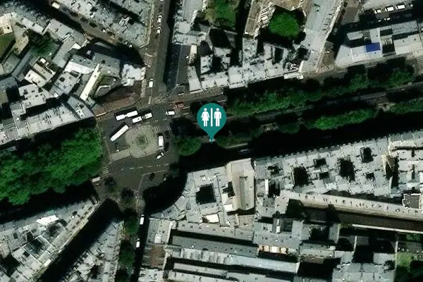 Satellite view of Boulevard Marguerite de Rochechouart Toilet