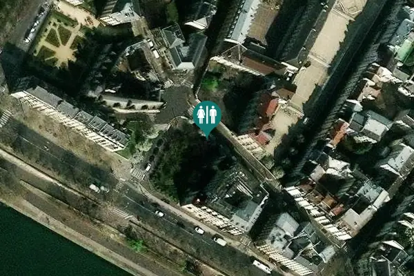 Satellite view of Rue de l'Avé Maria 17 Toilet